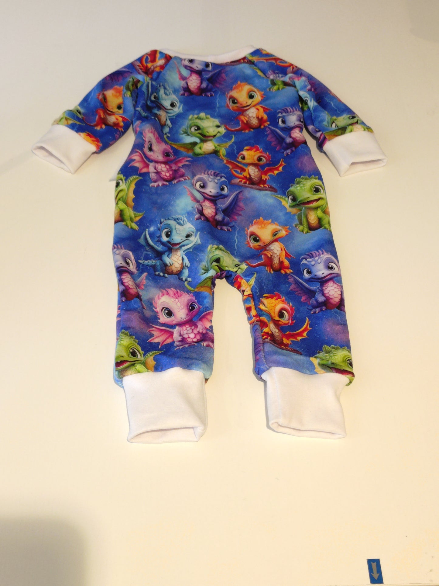 Heldress med åpning foran