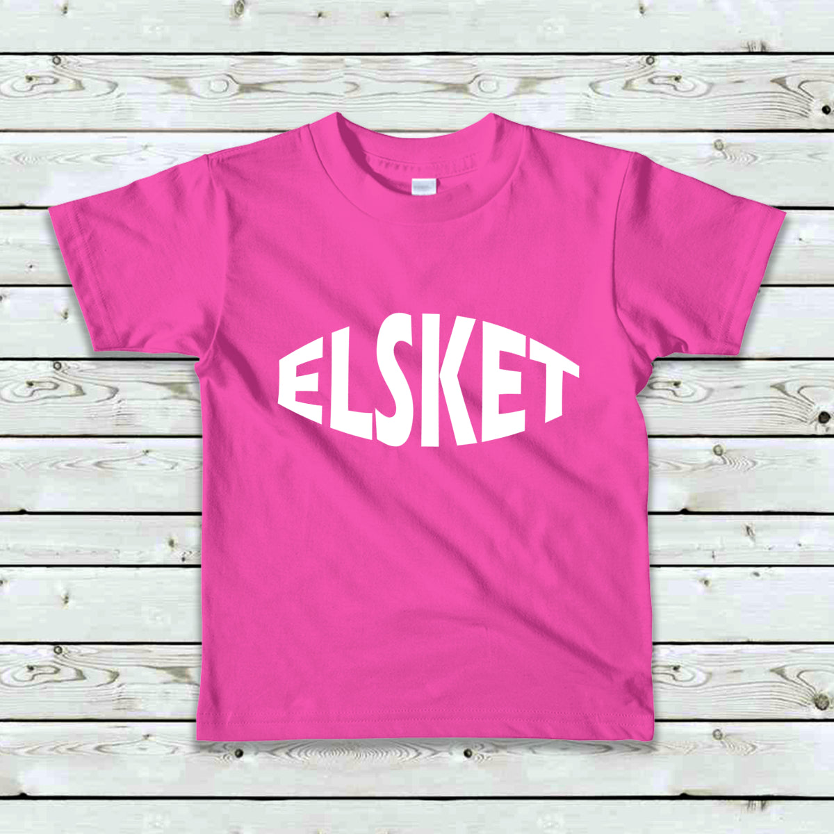 Barnestørrelser T-skjorte "Elsket" hvitt trykk